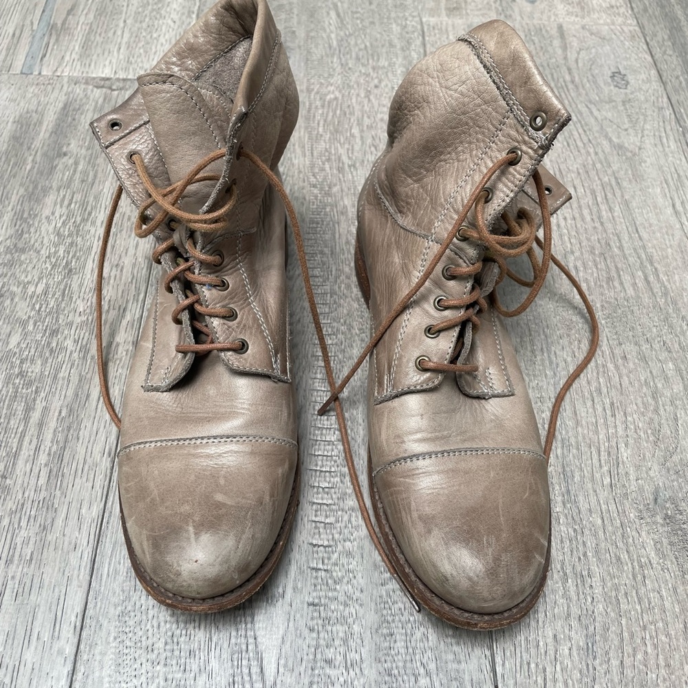 Frye Veronica Combat Boots Lace Up Front Moto Grey Brown Size 7.5, soft leather